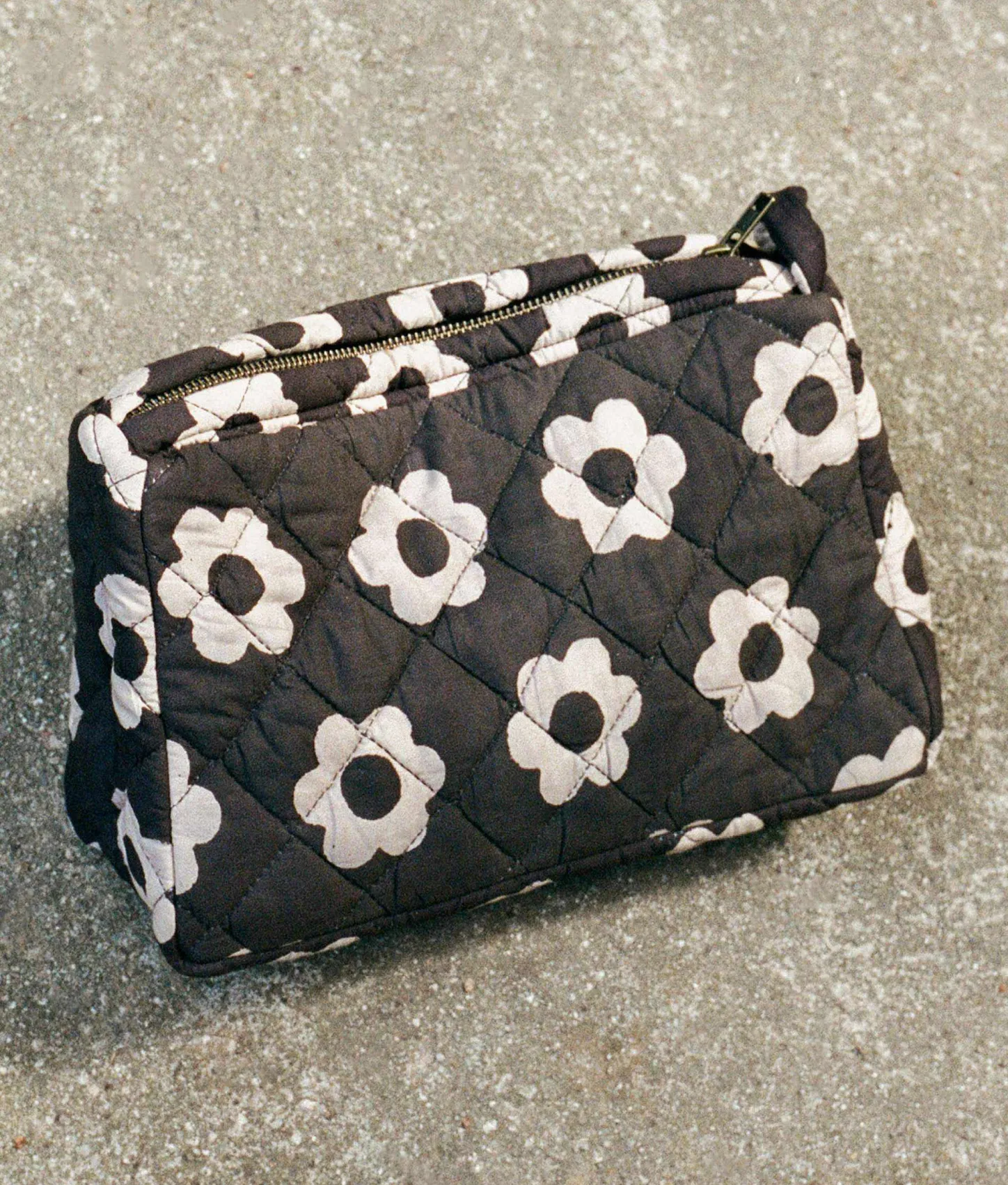 Accessories & Offerings^Christy Dawn The Quilted Pouch Noir Daisy